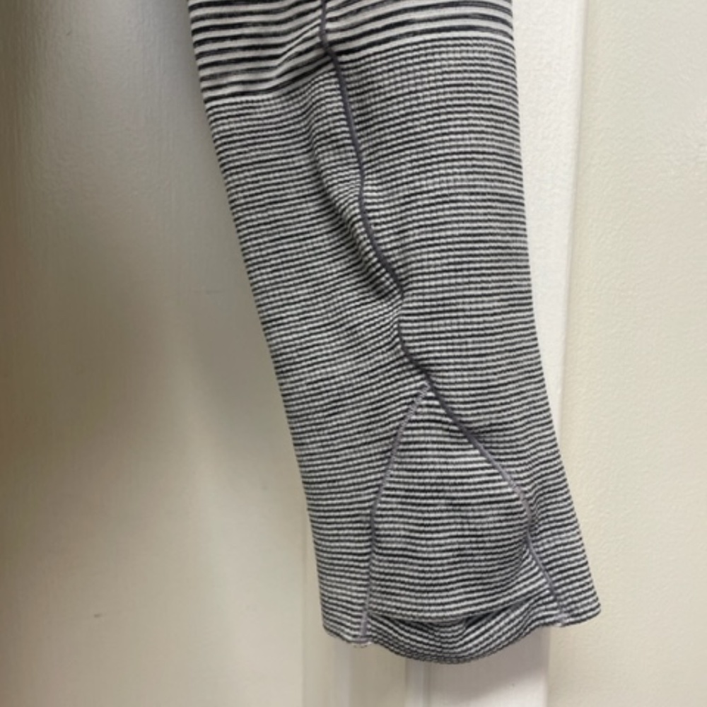 Lululemon Swiftly Tech Long Sleeve 2.0 Tempo Stripe EUC - Picture 8 of 11